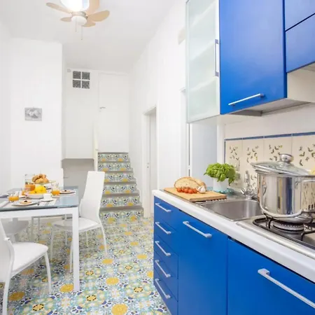 Апартаменты Brezza Marina-authentic Flat By The