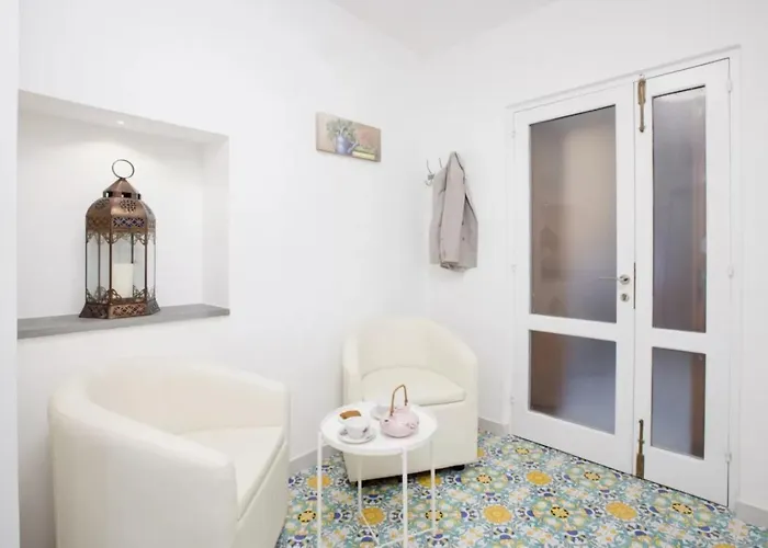 Brezza Marina-authentic Flat By The