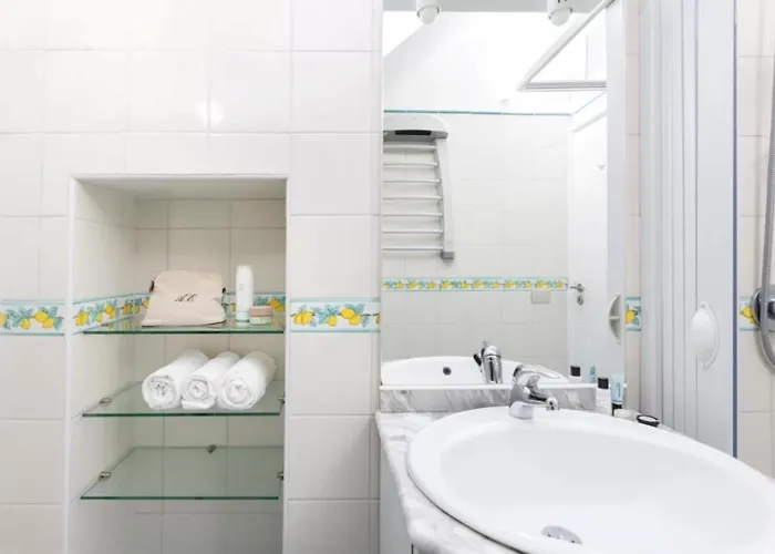 Brezza Marina-authentic Flat By The